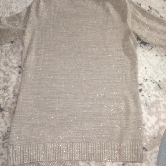 New York and Co. Sweater - Picture 3 of 4